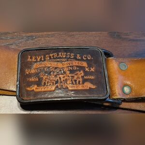VTG Levi Strauss & Co. Leather Belt & Plaque Buckle | Latigo Cowhide Size 30